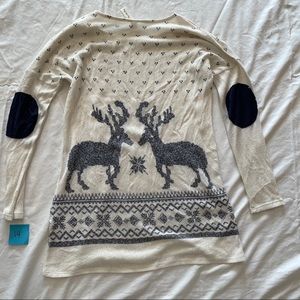 Cute winter sweater!